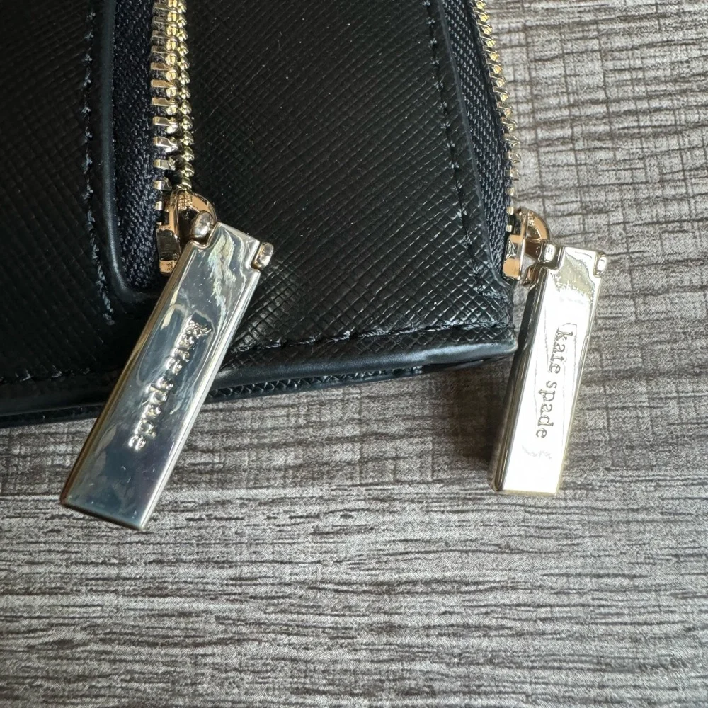 Kate Spade Wristlet - Picture 7 of 9